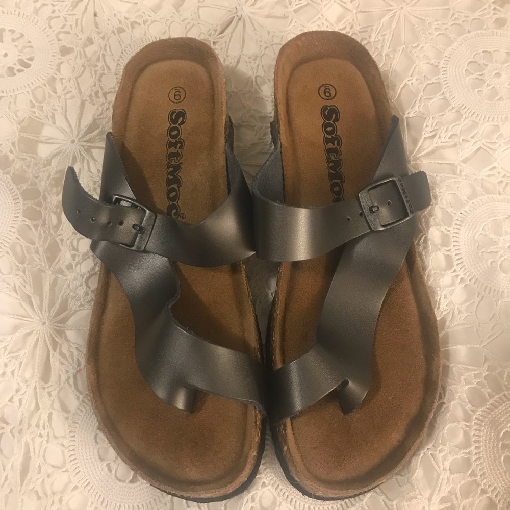 Women’s SoftMoc Sandals - Size 9